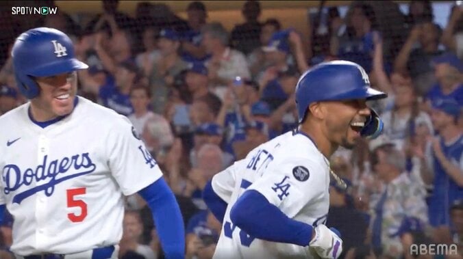 大谷翔平、4戦ぶり45号 首位攻防最終決戦で松井裕樹から9回ダメ押し弾 山本由伸の勝利も決定づける一発に敵地どよめき 2枚目