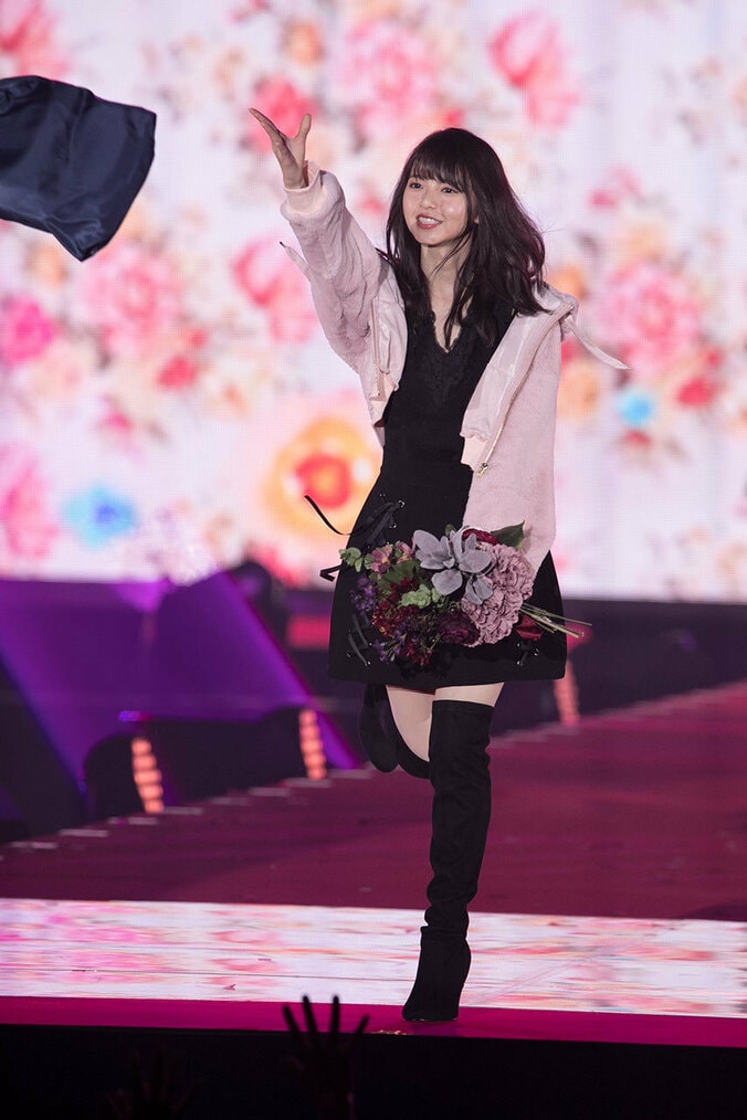 乃木坂46からメンバー9人がランウェイ堂々闊歩＆ミニライブでオーディエンス魅了　 - ガールズアワード2017A/W【画像集】 13枚目