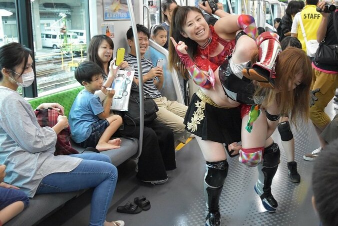 女子プロレスを「外」にぶちこめ！アイスリボン・藤本vs世羅が後楽園、神田明神、山手線で3本勝負 3枚目