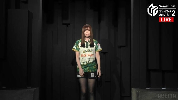 つやつやなストレートヘアに美脚も注目された東城りお