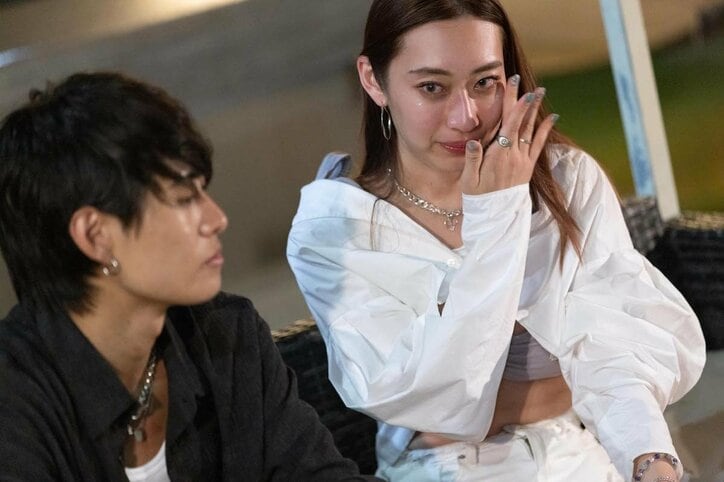 出会ったその日に涙のハグ！「わたしめちゃくちゃチョロい」積極的な男にハマる女『シャッフルアイランド Season2』 