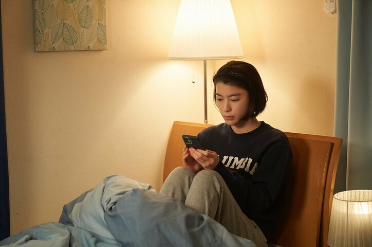 【写真・画像】本郷奏多、人生初の彼女を息遣い荒く押し倒すも…まさかの反応に唖然「え…」『アイのない恋人たち』　2枚目