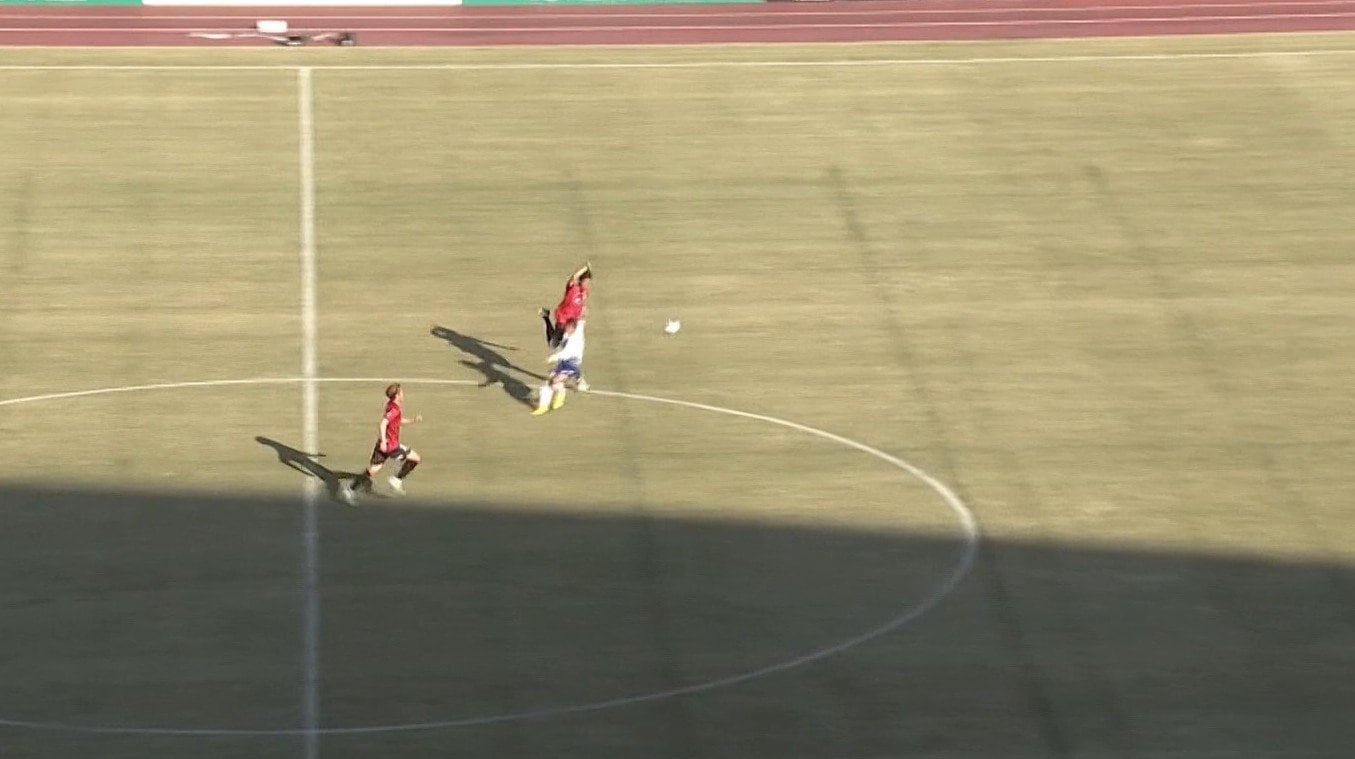 【映像】手をかけた？接触転倒の瞬間