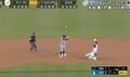 どうした…？  大谷翔平の足で“異変”「ヤバいな」「盗みすぎ」 相手野手陣が大混乱… 痛恨の送球ミス→あっさり“爆速盗塁”