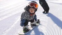 天才…0歳児スノーボーダー現る