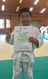 はなわ、三男が柔道大会で初優勝したことを報告　お祝いにおもちゃを購入