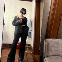 池田エライザのスタイル際立つブラックコーデに「エグすぎる」の声