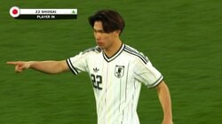 「W杯に呼んでくれ」“異色のFW”塩貝健人、日本代表デビュー戦で即アシスト！伊東純也の決勝点を生んだ“極上タッチ”にSNS沸騰「引っ張られながらよく落とした」