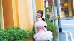 AKB48 17期生・佐藤綺星1st写真集 オサレカンパニー特注衣装を身にまとった裏表紙カット公開 発売記念イベント開催も決定