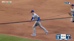 「スゲーゲッツーだった…」フリーマン、鮮やかすぎる完璧“頭脳系”守備にファン鳥肌「ドジャースの要」「守備うめー！」