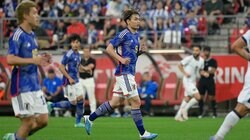 「10人になったのは気づかなかった」代表初ゴールの上田綺世がまさかの天然ぶり発揮 弾丸プレスからPK獲得&退場誘発も「薫くんに言われて、えっ？って...」