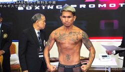 「幕之内一歩です！」悪童・カシメロ、“カッコ良すぎる”Tシャツに大興奮 フェイスオフは亀田京之介が握手“拒否”で不穏