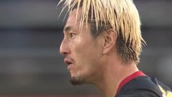 レベチ！鈴木優磨、トラップ際を狙ったボール奪取が秀逸過ぎると話題「競らずに狙ってるのは流石」「ファールの貰い方からその後のアピールも含めて上手い」