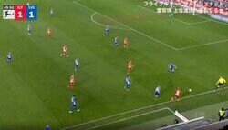 「メッシかよ！」「上手すぎる」 堂安律が“天才的ボールタッチ”で相手守備陣を翻弄してブチ抜いた瞬間　タッチライン際でキレッキレな超絶ドリブルを炸裂