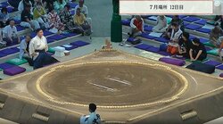 大相撲名古屋場所、カメラが捉えた「力士の“激似”イラスト」が話題も…「一人だけわからない…」ファン“モヤモヤ”だった一コマ 