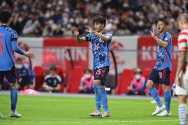 W杯出場を決めた衝撃の2ゴール “日本代表の救世主”三笘薫はあの時、何
