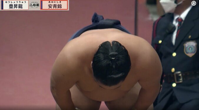 悔しさを噛み締め、横綱として礼を尽くす