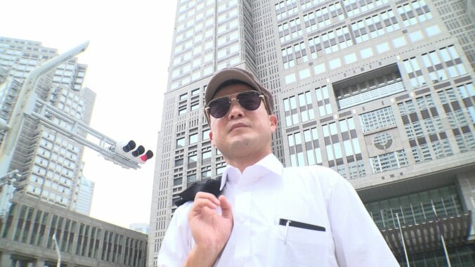 思わず自白しそうに？ 朝ドラ出演のカツ丼刑事・竹嶋宗也、新宿でカツ丼調査！ 2枚目