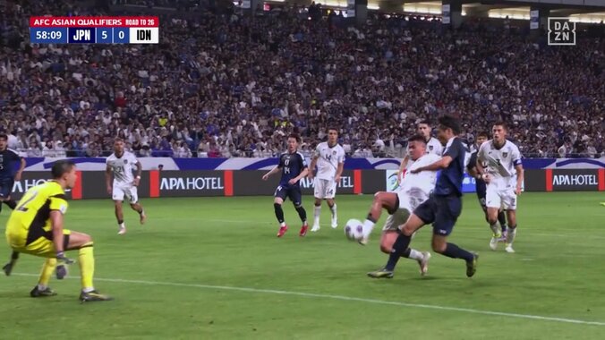 「代表当確」「影のキーマン」最終戦で1G2A、忍者・町野修斗に熱視線「完全にハマってたよね」久保建英のループパス→神出鬼没な裏抜けから左足シュート炸裂の瞬間 4枚目