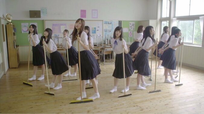 乃木坂46『ライブ神』『未来の答え』MVが同時公開！ 7枚目