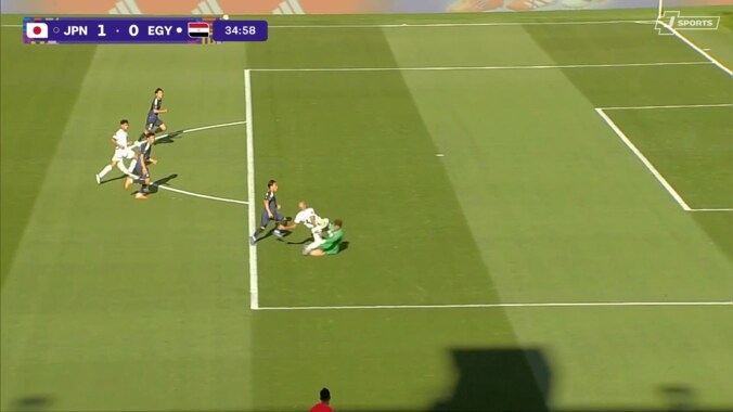 「怪我しないで…」U-20日本代表GK、“足裏”を恐れず好守→激突＆悶絶に騒然！「大丈夫か？」ピサノアレックス幸冬堀尾の勇敢さが脚光 5枚目