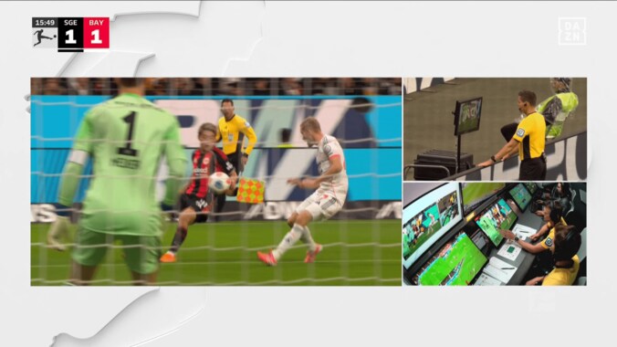 「え？取り消し？」堂安律の演出ゴールが“まさか展開” 「当たってるけど厳しいジャッジ」無情のVAR判定にファン悲鳴 4枚目