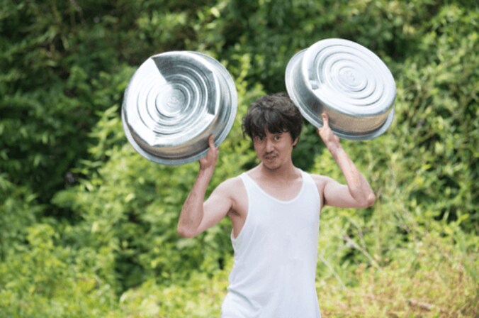 新井浩文の「タイツ好き」発言にファン大興奮　「薄めですか？厚めですか？？」 1枚目