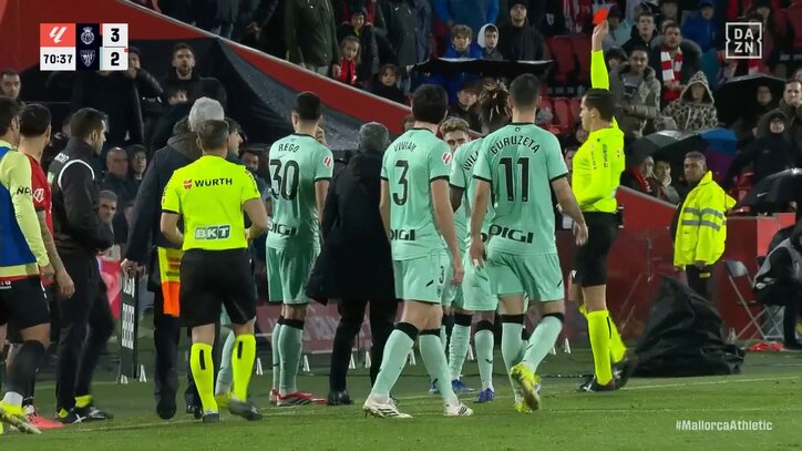 【映像】審判に抗議→レッドカード連発の瞬間