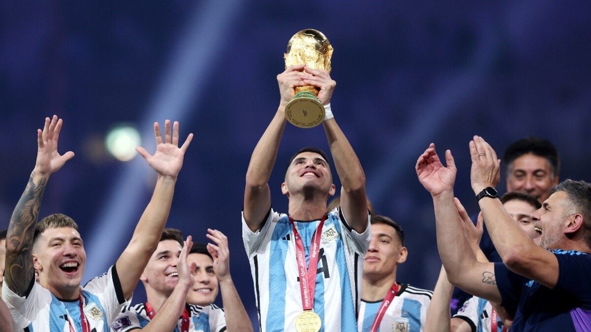 不倫で離婚も金の支払い拒否…アルゼンチン代表の元妻、W杯優勝メダルを