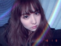 石川恋、ハマリ中の“虹フィルター”自撮り写真に反響　E-girls楓との2ショットも披露