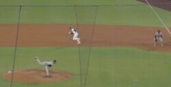 解説者も混乱… 大谷翔平、“完璧すぎる盗塁”で異変が起きた…！？ キャッチャーの様子がおかしくなる「大谷さん走りすぎw」「止める気ないのかよ」