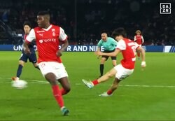 世界最強GKが唖然…中村敬斗の“神コース弾”が話題沸騰！「ドンナルンマが欺かれた」「一歩も動けない」「上手すぎ」