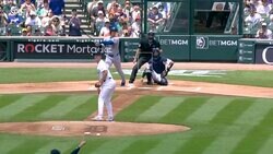 一体、何が起きた！？ 大谷翔平、爆速“ホームラン未遂” 試合開始直後の一撃に観客ビックリ「すごい音」「いったと思ったw」