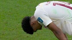 惨敗に終わった開催国カタール 力尽きた選手とうなだれるサポーター 最後の拍手が豪華スタジアムに虚しく響いた時間