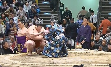 熱海富士を動揺させた“分厚すぎる”懸賞の束 | 大相撲 | ABEMA TIMES