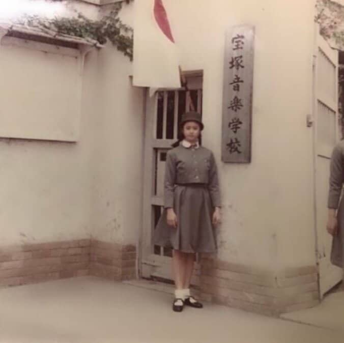 小柳ルミ子、宝塚音楽学校時代の写真を公開「素敵」「可憐で可愛い」の声 1枚目