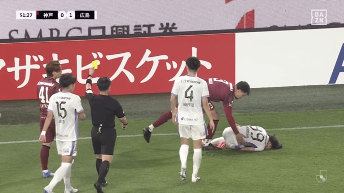 トゥーレルにはイエローカードが提示された