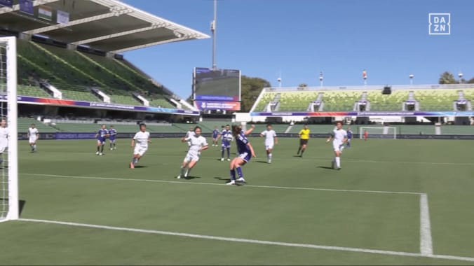 「尋常じゃない落ち着き」なでしこ谷川萌々子の“ワンフェイク”が脚光！「別格だ」「さすが将来のバロンドール候補」DFとGKを翻弄して先制弾【女子アジアカップ】 3枚目