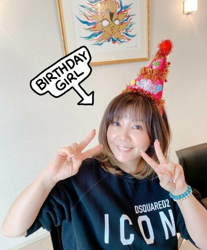 小川菜摘、自宅で早めの誕生日会「58歳ですけど何か問題でも？笑」 1枚目