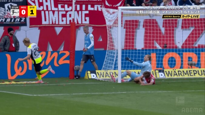 嘘だろ！？ 佐野海舟に悲劇のアクシデント発生「味方にタックルしたのか…」「可哀想だな」無念の失点関与で地面に突っ伏した一部始終 4枚目