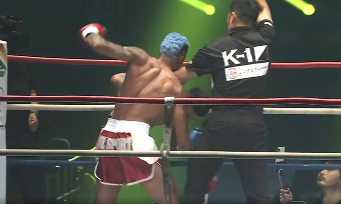 怒涛の連打で衝撃KO