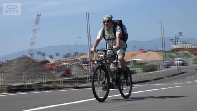 自転車で目的地に向かう