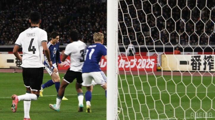 【写真・画像】「王様だ」鎌田大地の“股抜きボレー弾”にファン驚愕！「技術の結晶」「逆足とかまったく関係なし」久保建英のクロスを胸トラップ→左足一閃　1枚目