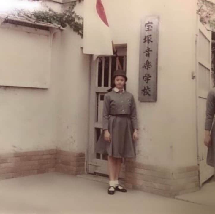 小柳ルミ子、宝塚音楽学校時代の写真を公開「素敵」「可憐で可愛い」の声