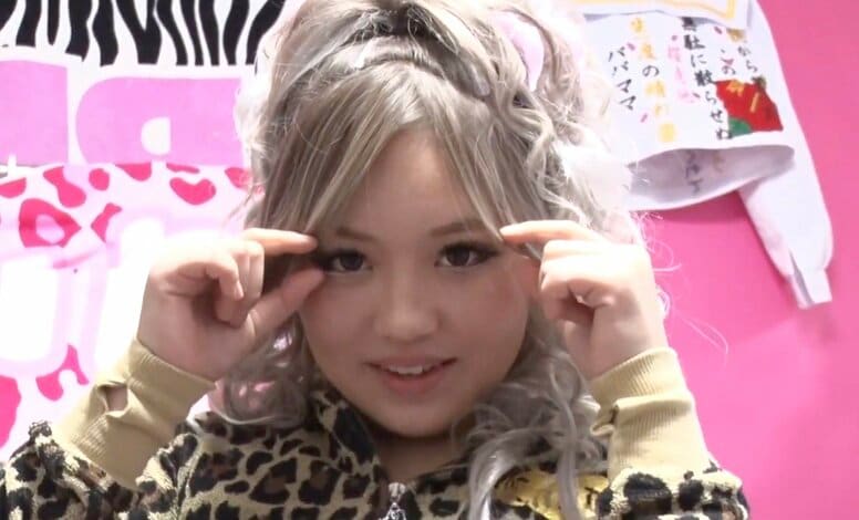 “2男3女の大家族”12歳長女のギャルすぎるビジュアルに衝撃「月の衣装代は10万円」