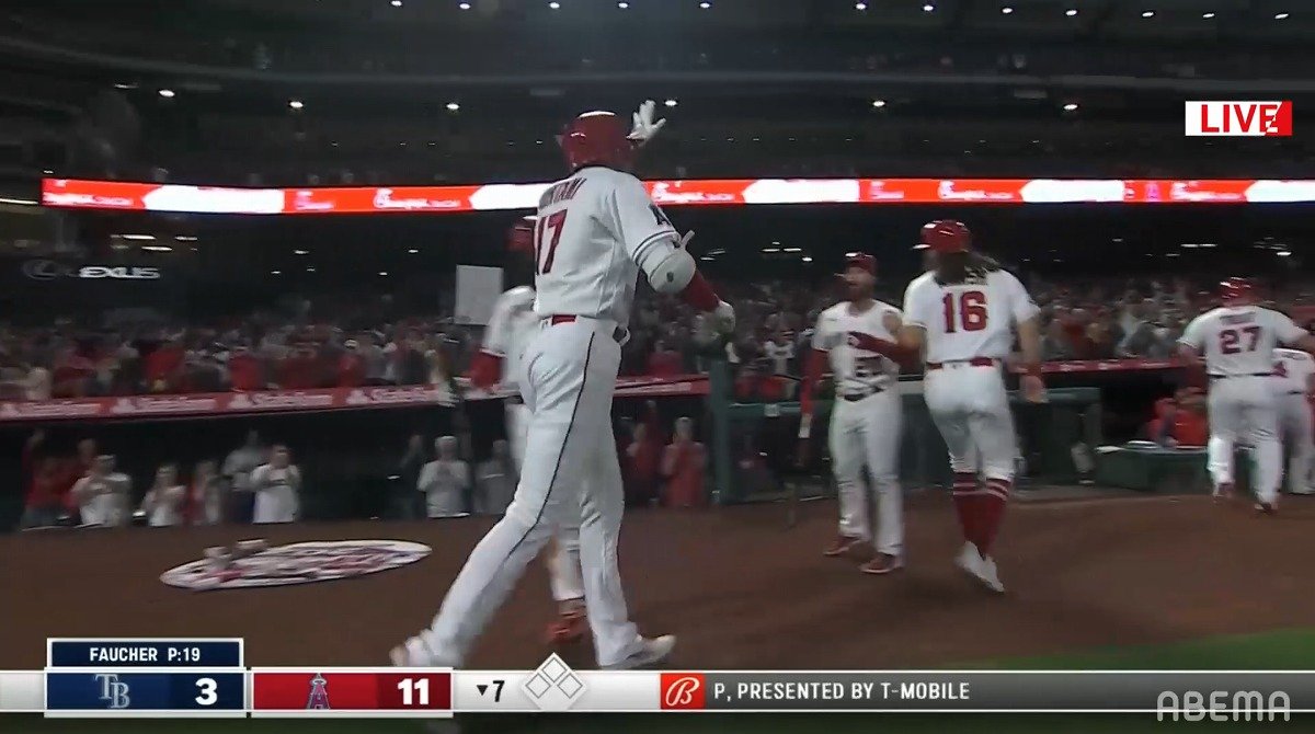 ANGELS 大谷翔平 ROOKIE 本拠地デビューの初打席でホームラン
