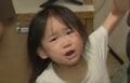 “1男8女のシンママ大家族”おしめ姿で駄々をこねる6女(4歳)に、父親代わりの長女(15歳)が愛の鞭