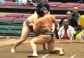「取組中に気を失ってた」力士の真剣勝負で予期せぬアクシデント 強烈な張り手に土俵下でしばし動けず「ガクッときて心配」「威力恐るべし」