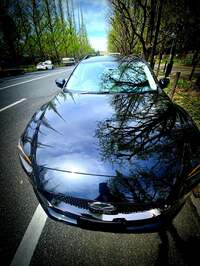 川崎麻世『ピカピカの車でご満悦』