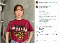 鈴木愛理、“古着Tシャツ”私服コーデを披露し反響「波乗りポーズもかわいい」「スタイル良すぎ」